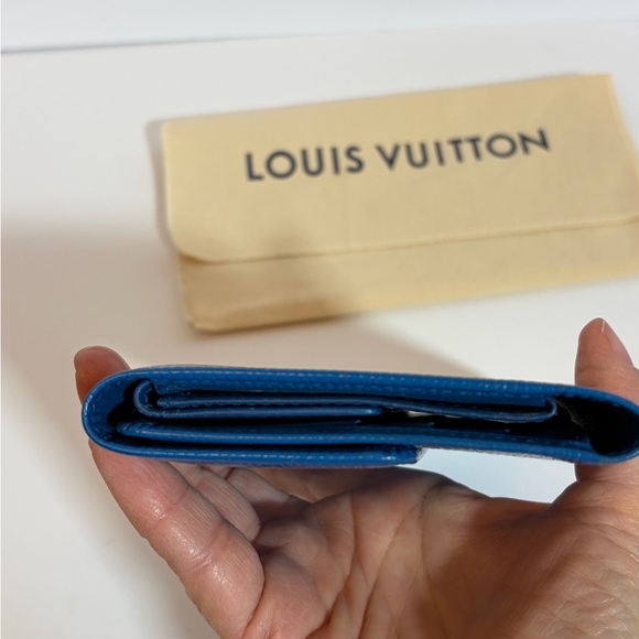 Louis Vuitton Blue Epi Wallet - Picture 3 of 10